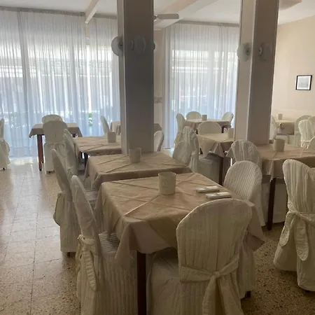 Hotel Lucciola 2*